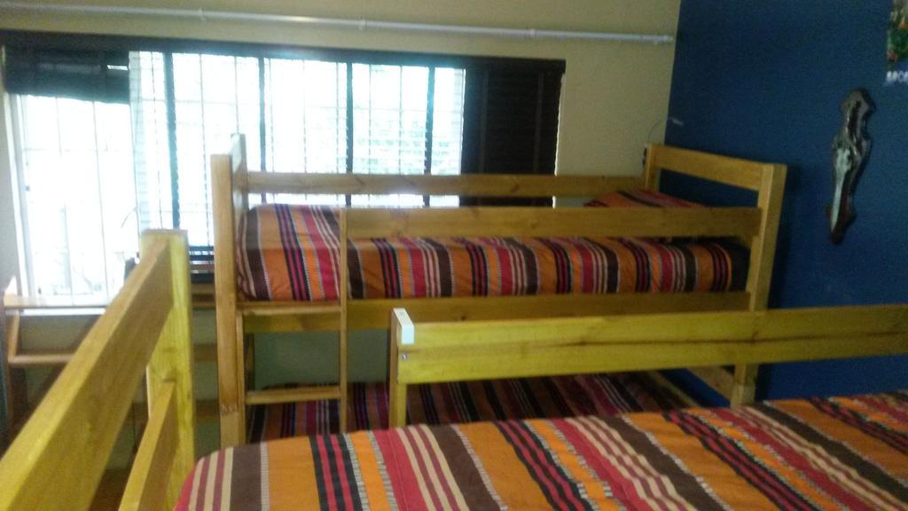 The Birches Backpacker Lodge Randburg Ruang foto