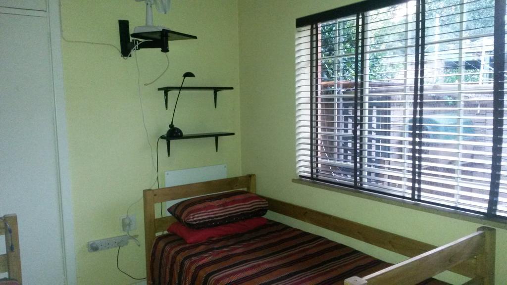 The Birches Backpacker Lodge Randburg Ruang foto