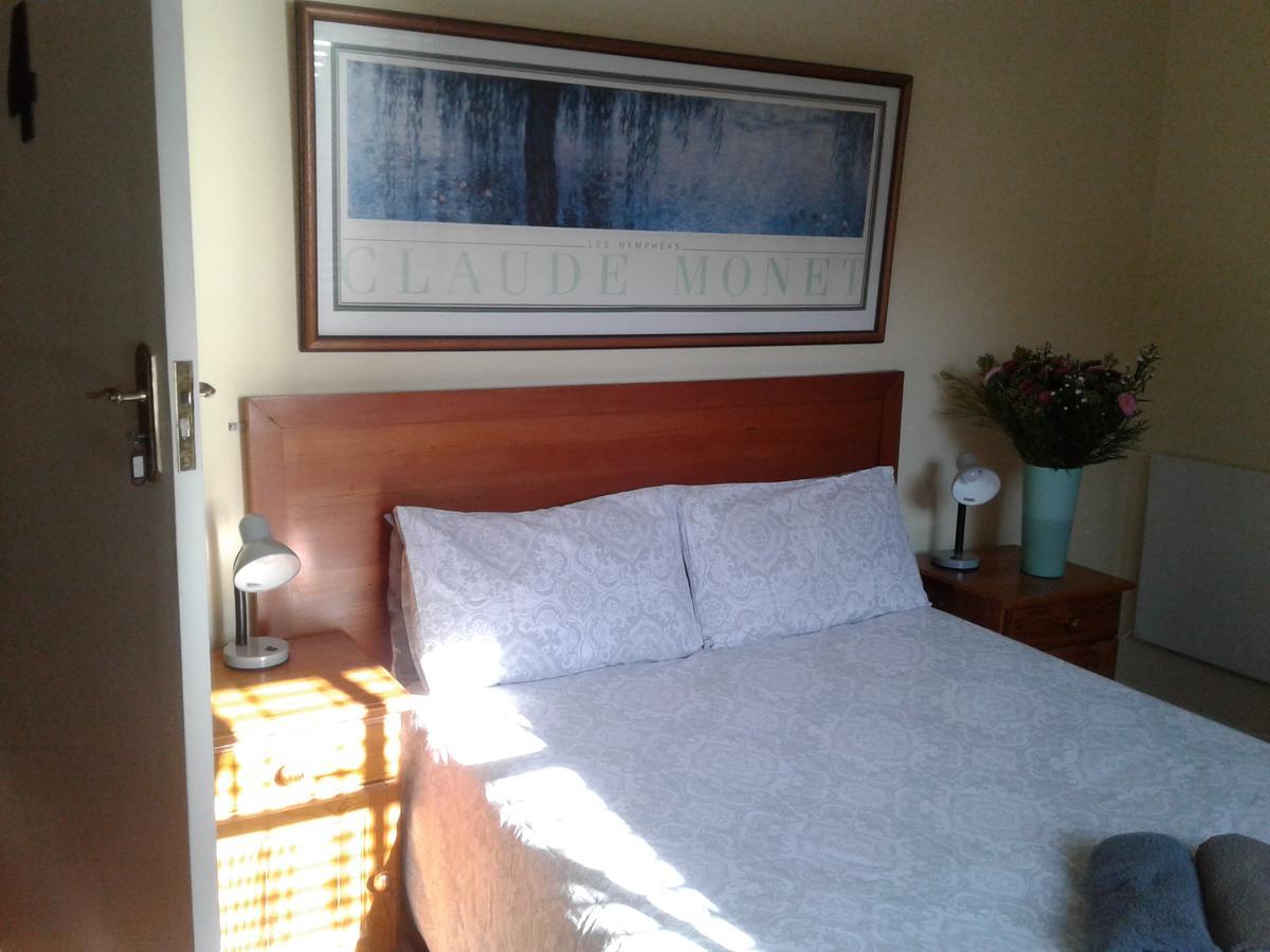 The Birches Backpacker Lodge Randburg Bagian luar foto