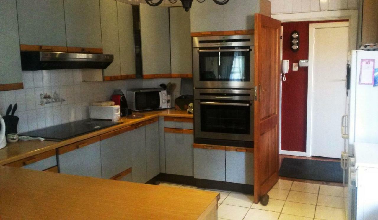 The Birches Backpacker Lodge Randburg Bagian luar foto